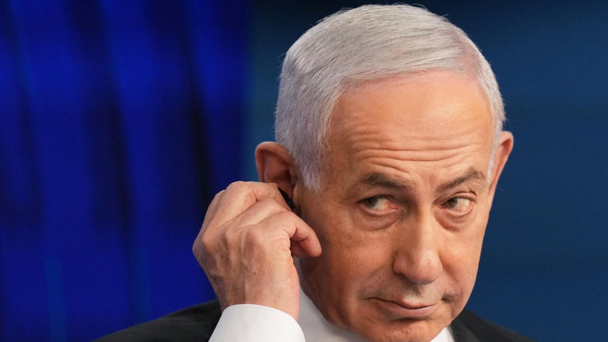 Wasiirka Arrimaha Gudaha Israel: Kooxda la xiray ayaa aad uga baahday 'dhaqan-gelinta Islaamiga ah' kadib weerar ku dhacay diyaarad