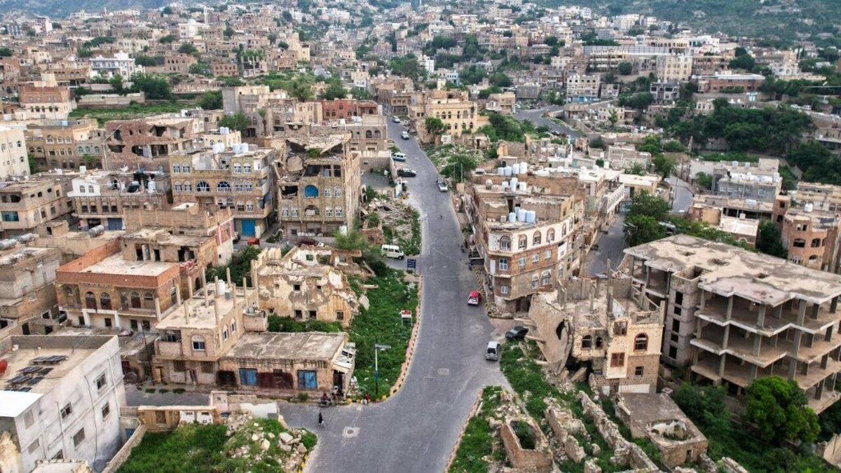 Dowladda Yaman ayaa sheegtay weerar culus kadib markii Al-Shabaab xireen waddo muhiim ah oo u socota magaalada Taiz