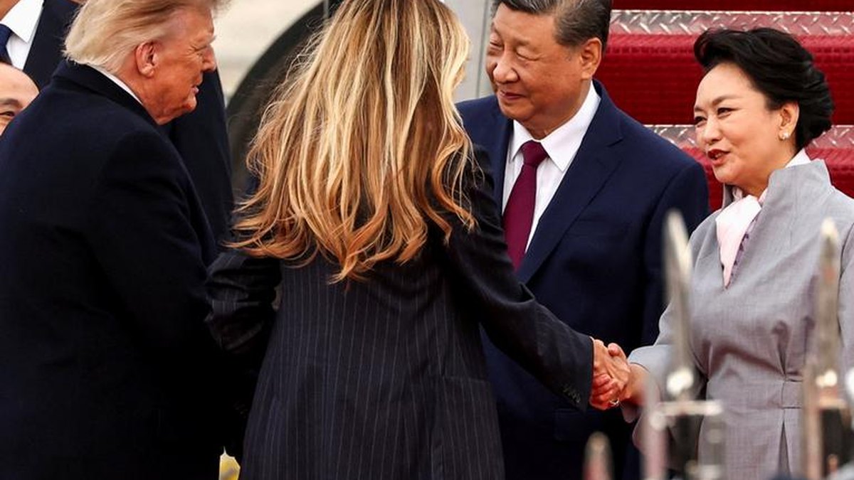 Madaxweynaha Shiinaha Xi Jinping wuxuu gaaray Washington si uu uga wada hadlo arrimaha ganacsiga iyo AI
