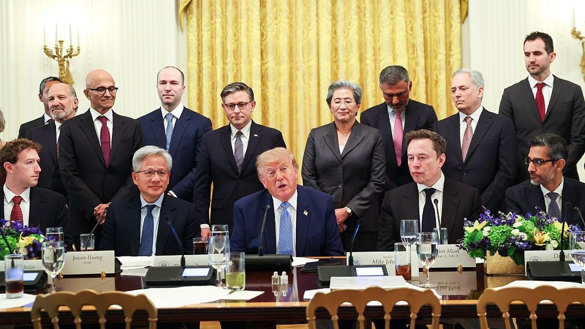 Waxaa la sheegay in AI loo beddelay 'Aqoonta Sare' iyadoo Madaxweyne Trump uu ku baaqay in la xaqiijiyo amnigeeda