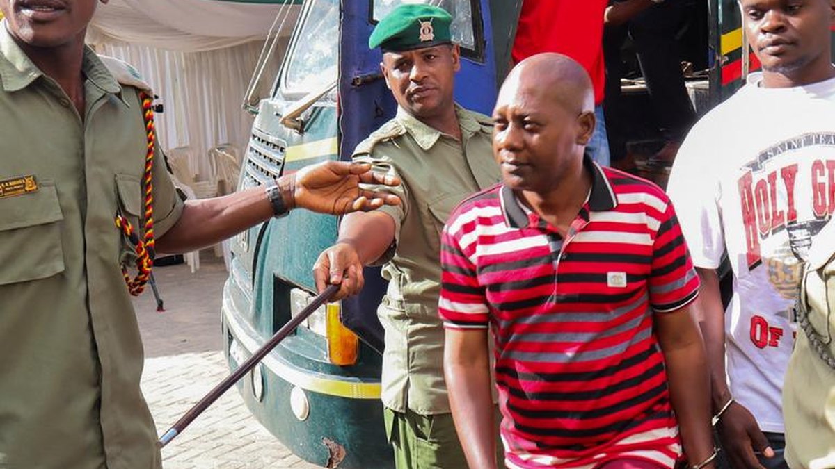 Maxkamad ku taal Mombasa oo Paul Mackenzie iyo 28 kale ku heshay dilka 190 carruur ah iyo qof weyn