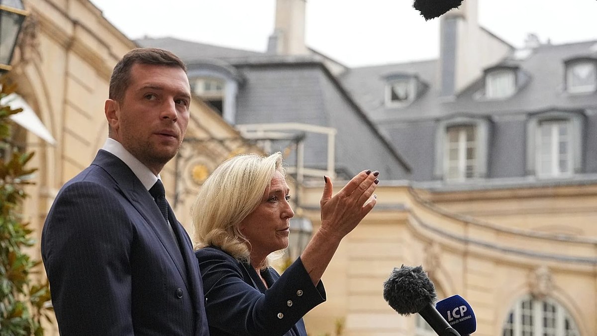 Marine Le Pen waxay sheegtay inay xaqiijisay Jordan Bardella kadib saddex maalmood oo la hadashay