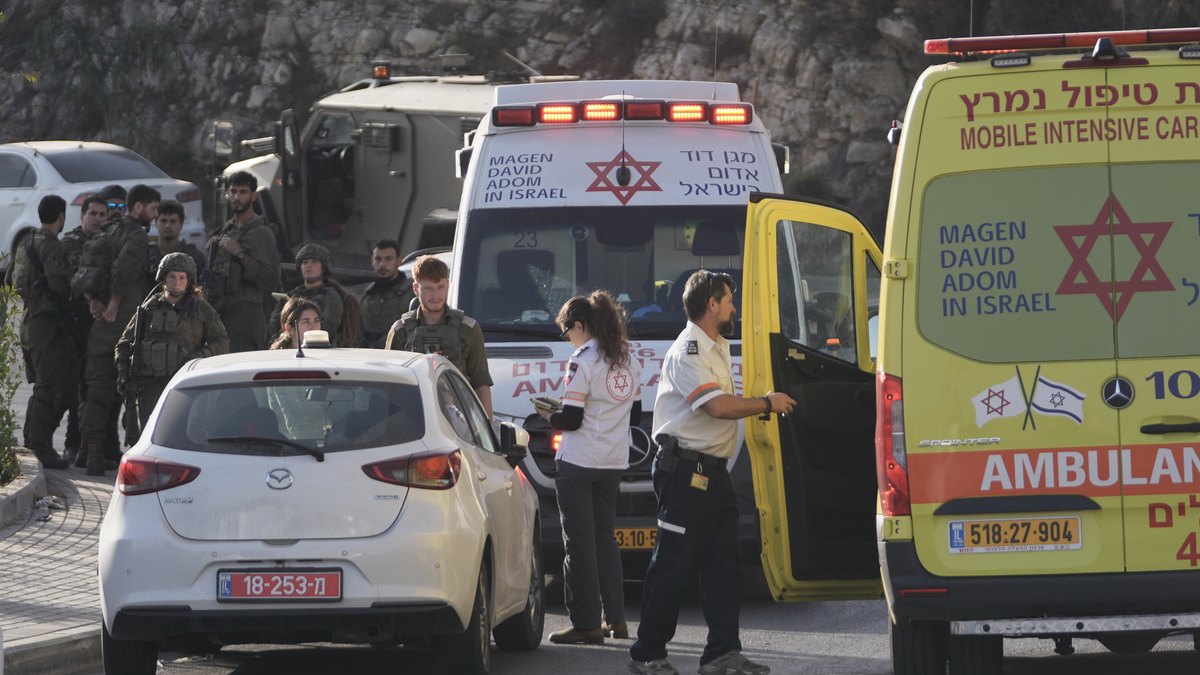 Israa'iil oo amartay xiritaanka Daanta Galbeed ka dib markii askarta ay dileen laba nin