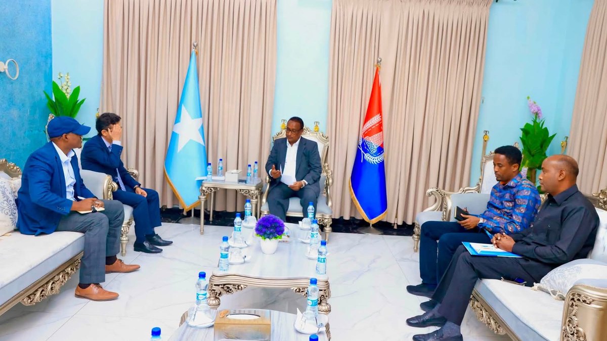 Madaxweynaha Banadir iyo Safiirka Aljeeriya Wada Hadlay Horumarinta Xiriirka Labada Caasimadood