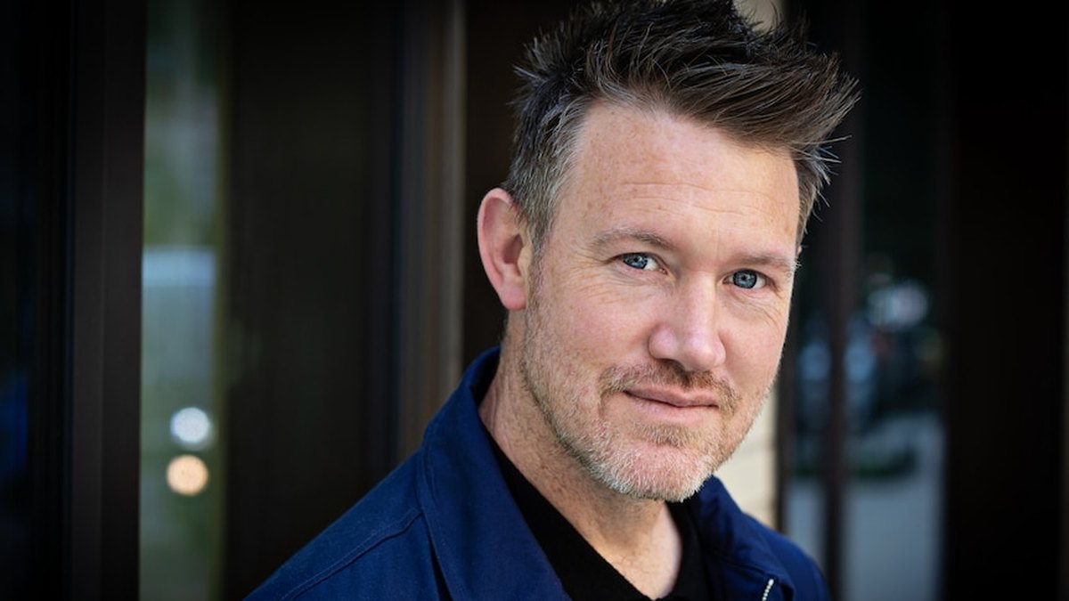 Eddie Perfect: AI waa inay noqotaa dhibaato, laakiin dhallinyarada waa inay ka fogaadaan