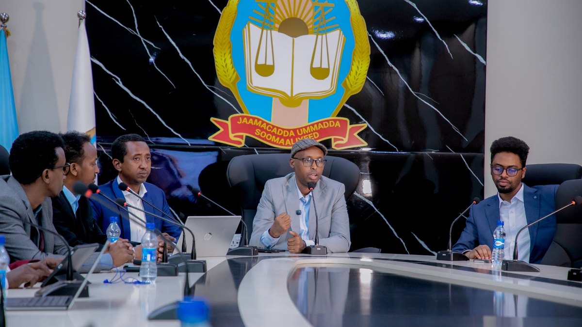 Jaamacadda Qaranka Soomaaliya Waddan-baahinta AI-ka Ku Qabanqaabisay Kulan Muhiim ah