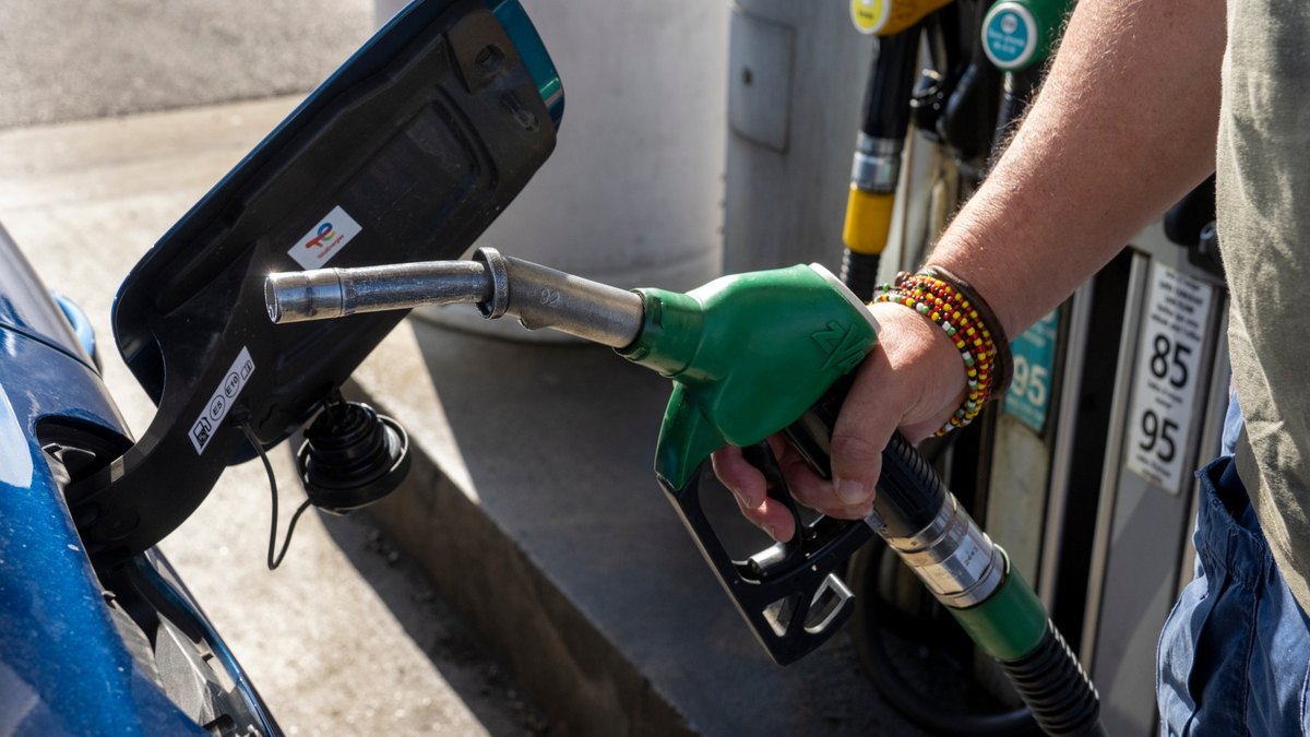 G7 ayaa go'aansatay inay soo saaraan 100 milyan oo bareer oo dhagax ah iyo diesel