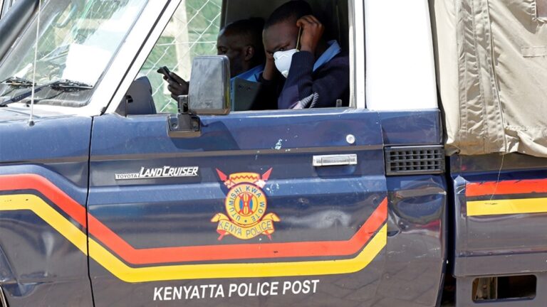 Eight Kenyan police killed in suspected al-Shabab bombing