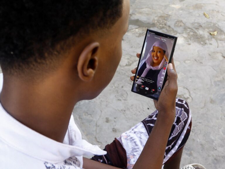 Somali content creators express discontent over TikTok, Telegram ban
