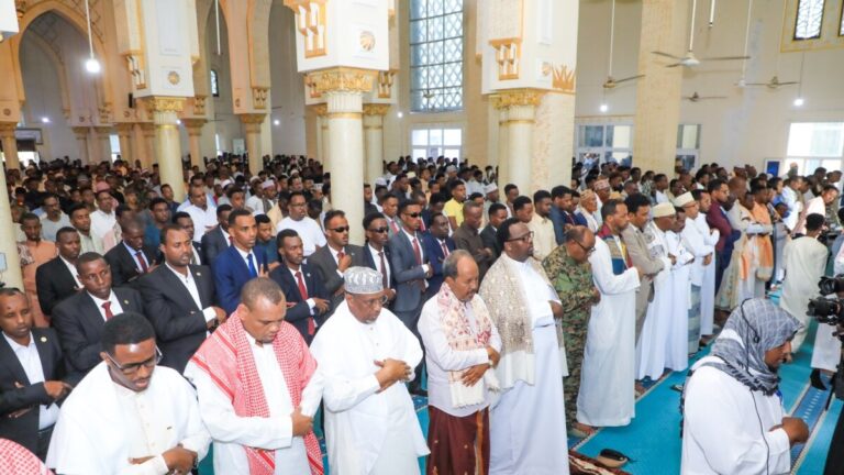 Soomaaliya oo looga dabaal-dagay munaasabadda Ciidul-Adxaa