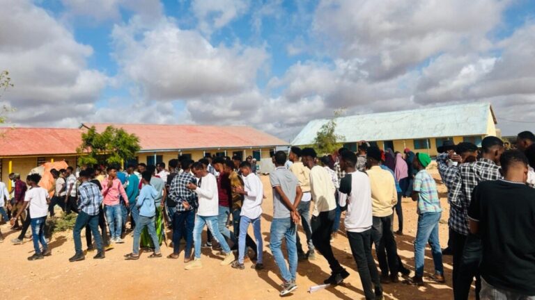 Amni xummada oo hoos u dhigtay waxbarashada Bakool