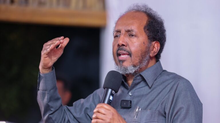 Maxay tahay farriinta uu Xasan Sheekh u diray madaxda maamul goboleedyada?