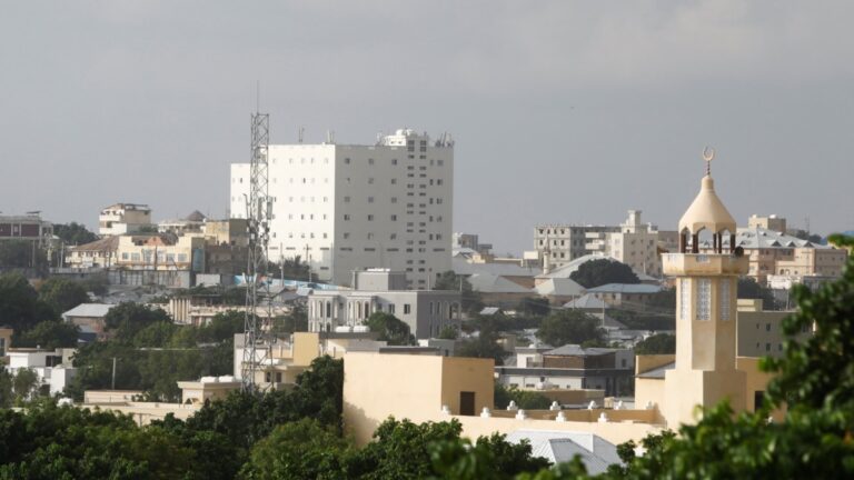 Dhismooyinka dhaadheer oo ku soo badanaya Muqdisho