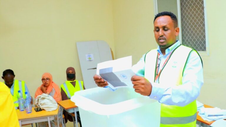 Natiijada horudhaca ee doorasho shalay ka dhacday Puntland oo la shaaciyey