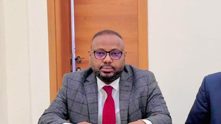 Martida Makarafoonka: Xamse Aadan Xaadow