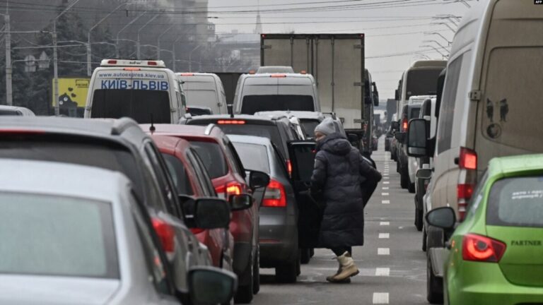 Xageey ku danbeeyaan Soomaalidii ka qaxday Ukraine?