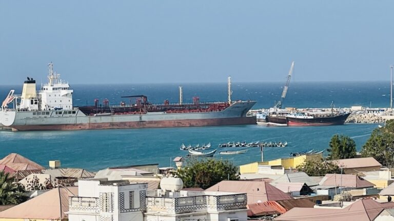 Dabaylo ka dhacaya badda oo saameeyey qaar ka mida doonyihii tegi jiray Boosaaso