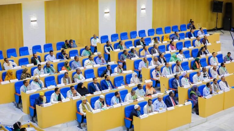 Kal-fadhiga baarlamanka Dowlad-Deegaanka Soomaalida oo furmay