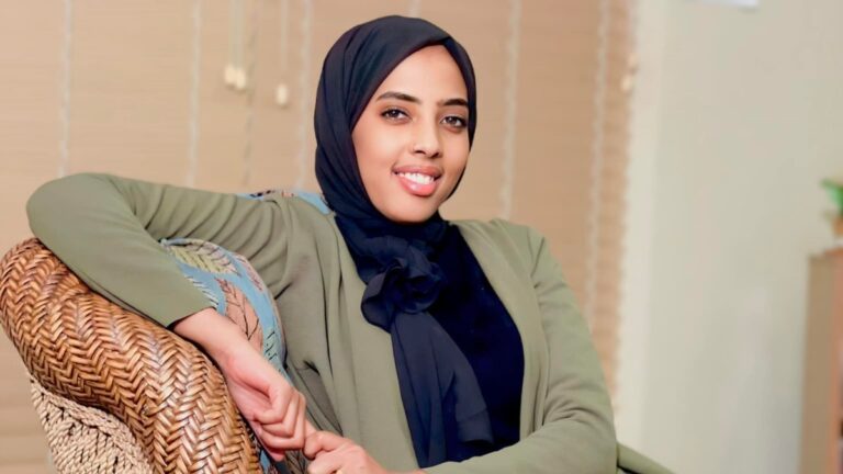Madasha Haweenka: Wareysi aan la yeelanay Ayaan Kaaba