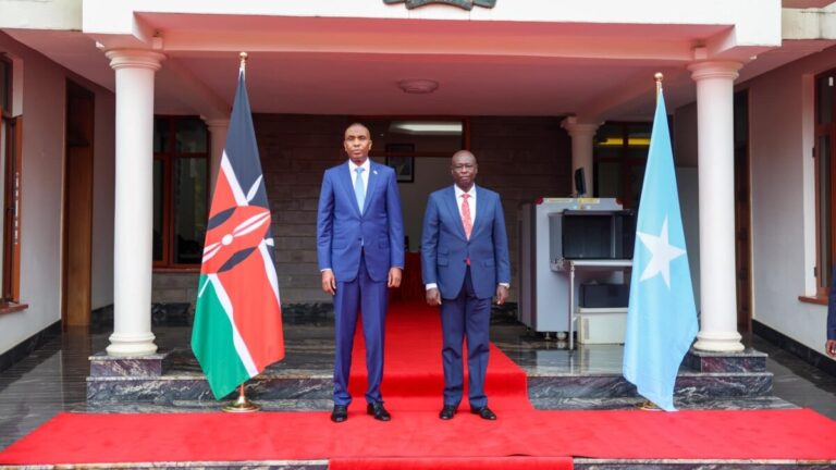 Ra’iisul Wasaare Xamza iyo madaxweyne ku-xigeenka Kenya oo kulmay