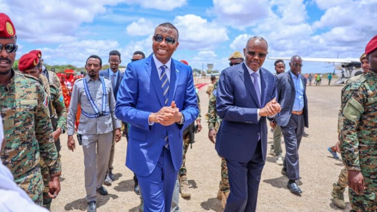 Ra’iisul Wasaare Xamsa oo safar ku tegay Baydhaba