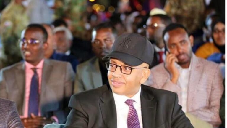 Caweyska Washington: Senator Cismaan Dubbe