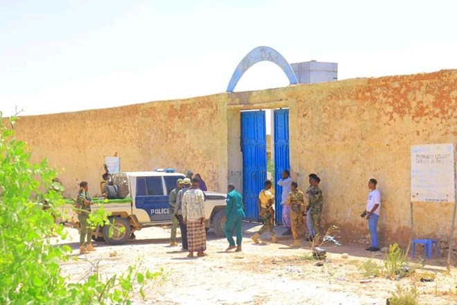 Armed clan militia storms Galkayo prison to free death row inmates