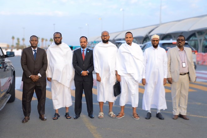 Somali minister signs Hajj quota agreement in Saudi Arabia