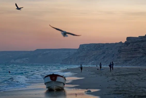 ‘We’re not pirates’, say hijackers who seized Chinese ship off Somali coast