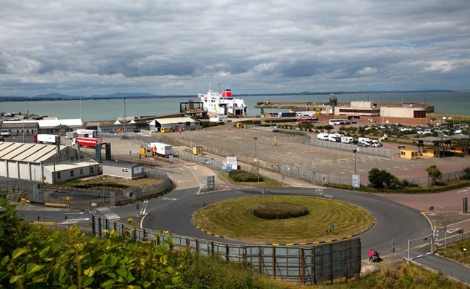 Nine migrants, including Somalis, found in shipping container at Irish port