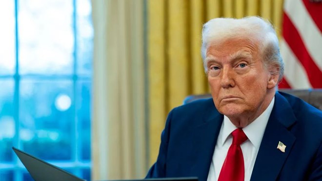 Trump says Canada and Mexico to be hit with 25% tariffs on Saturday