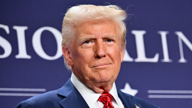 Soomaaliya oo kireysatay shirkad xiriir la leh Trump