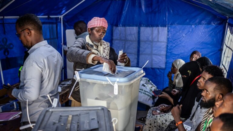 Somaliland oo maanta looga dareeray goobaha cod-bixinta