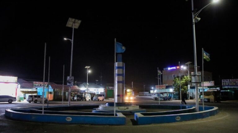 Heshiis ay gaareen warbaahinta madaxa banaan iyo dowlad goboleedka Puntland