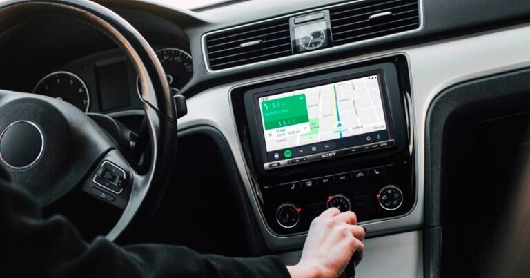 Hyundai believes CarPlay, Android Auto should remain as options