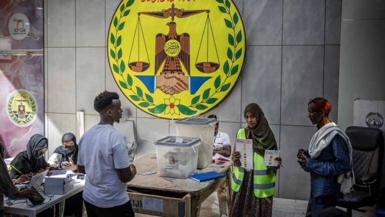 Goobaha cod-bixinta doorashada Somaliland oo la soo xiray