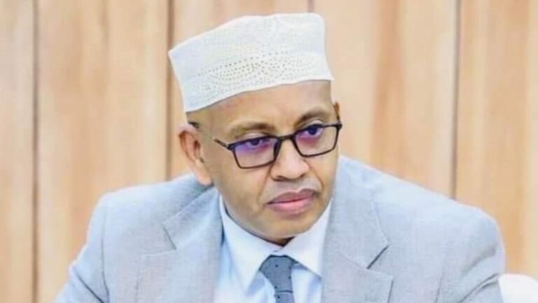 Caweyska Washington: Senator Cismaan Dubbe