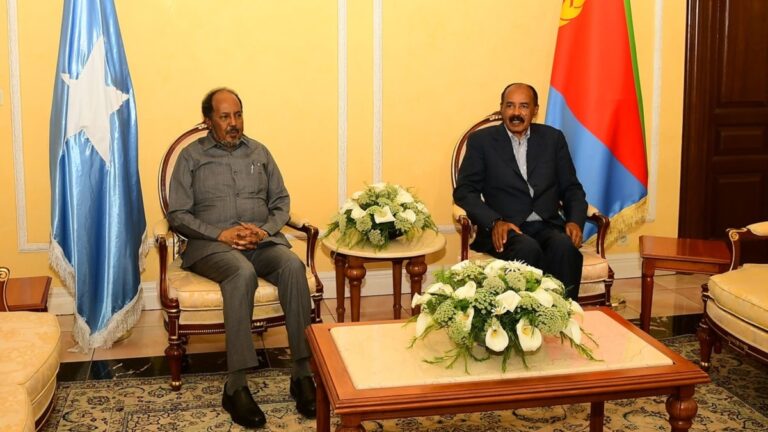 Afwerki iyo Xasan Sheekh oo wada-hadallo ku yeeshay Asmara
