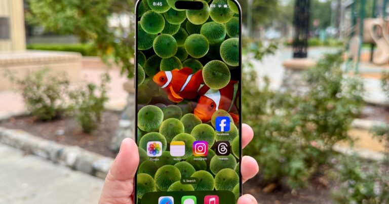 How to use Genmoji and Image Playground in iOS 18.2