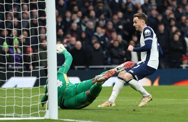 Maddison earns Tottenham 1-0 victory over Manchester United