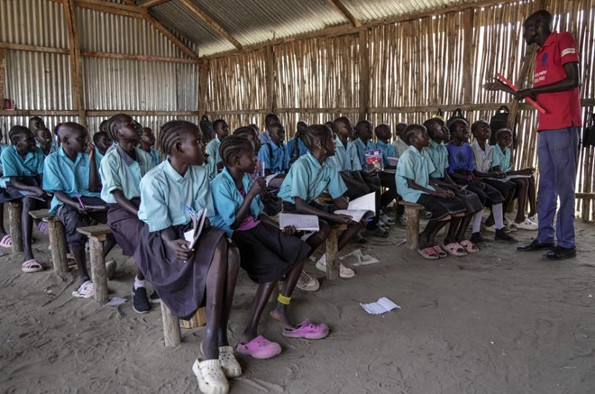 South Sudan closes schools after students collapse due to extreme heat
