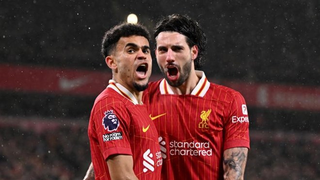 Liverpool goes 13 points clear in Premier League after midweek games