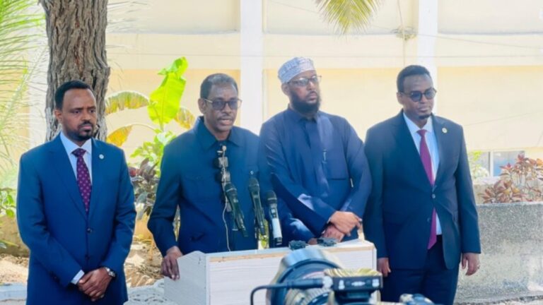 Dowladda Soomaaliya oo war ka soo saartay dagaallada ka dhan ah Al-Shabaab iyo Daacish