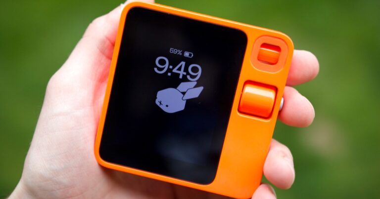 I spent four days with the AI gadget of the future, and it was a mess