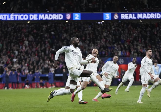 Real Madrid beats Atletico on penalties in Champions League. Arsenal, Villa, Dortmund also advance
