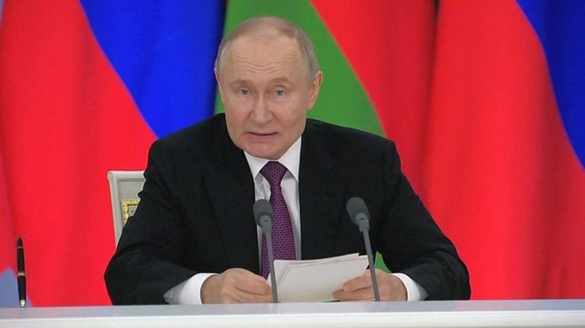 Vladimir Putin sets out conditions for Ukraine ceasefire
