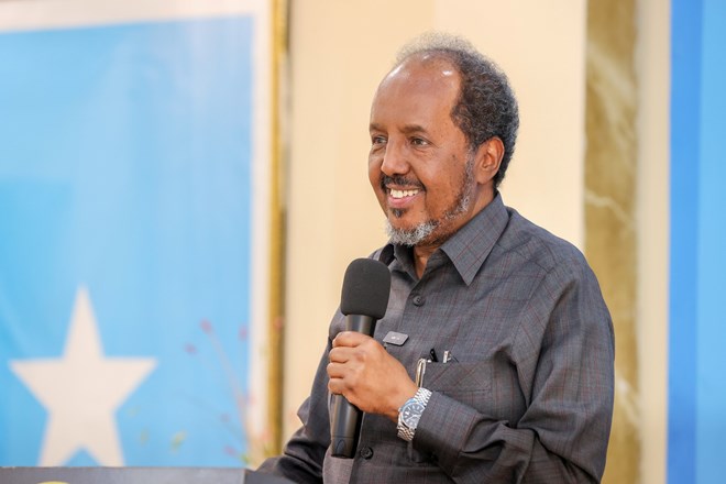 Somali President meets UAE minister in Mogadishu to strengthen bilateral relations