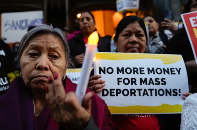Trump revokes legal status for 530,000 immigrants in the US