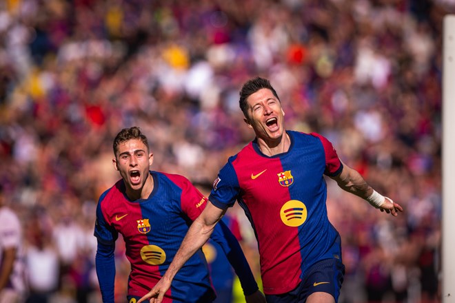 Barcelona beats Girona to retain 3-point La Liga lead