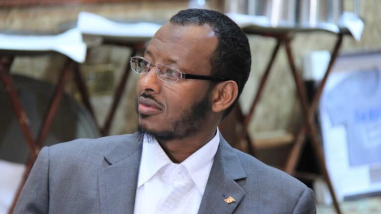 Martida Makarafoonka: Sh. Xassan Dhooye